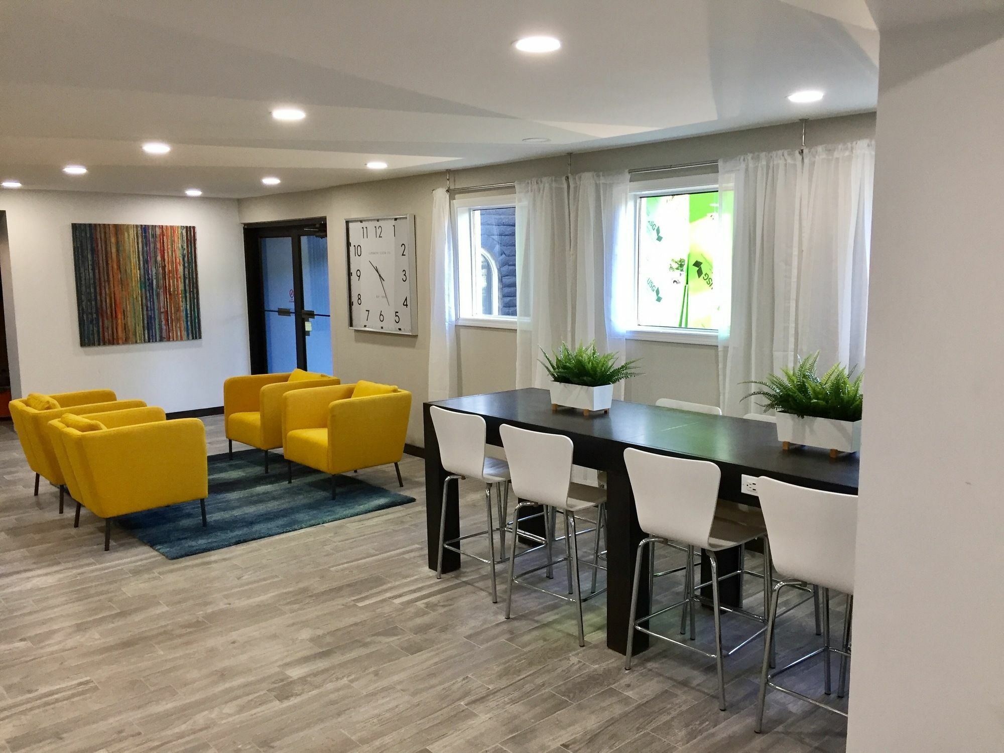 Days Inn & Suites By Wyndham Cincinnati North Springdale Buitenkant foto